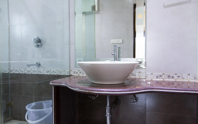 Hotel Karishma Grand