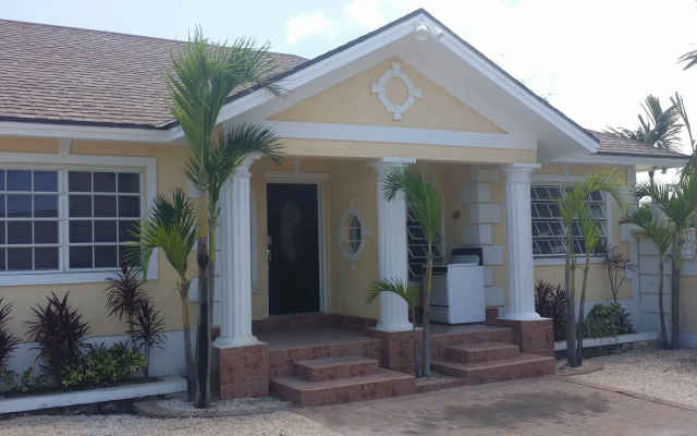 Leslie's Estates