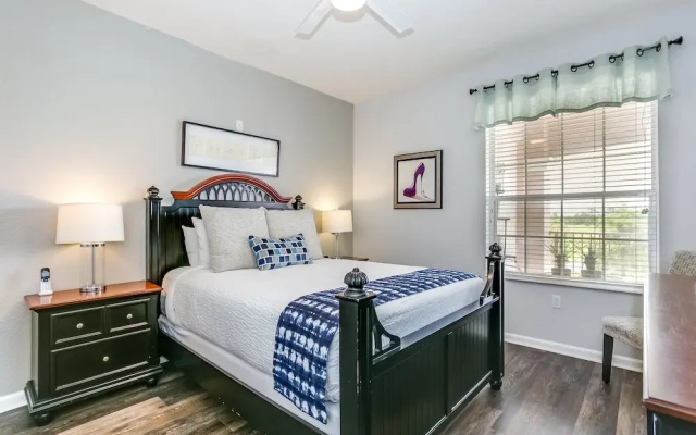 Renata's Waterscape Deluxe 3 Bedroom Condo by RedAwning