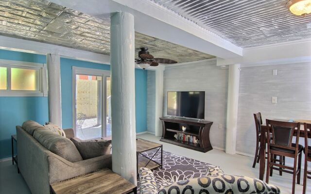 4 Palms 628 by RedAwning