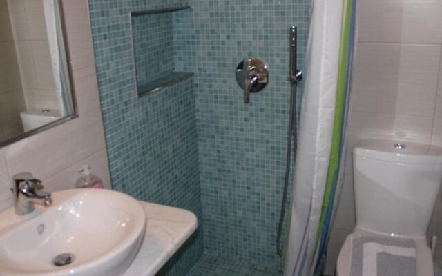 Hotel Thira