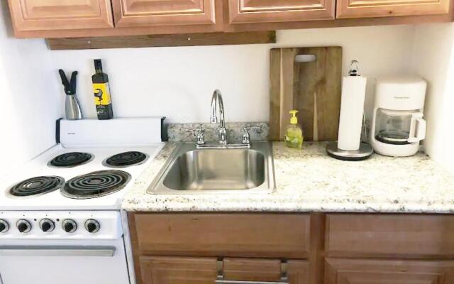 Burns Court Apartment