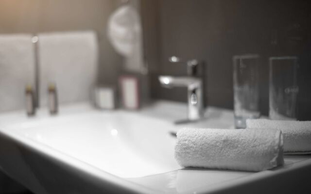 Best Western Plus Lakeside Hotel