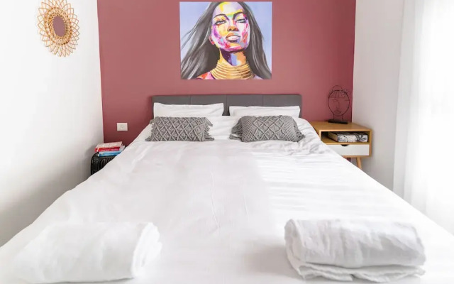 Panoramic Seaview Balcony Escape by Sea N Rent