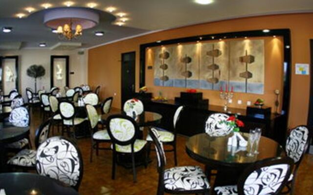 Ionis Art Hotel