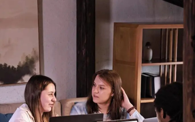 ESGBihu Digital Nomad Cowork Colive Hub
