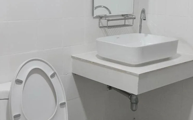 Sri Chumphon Hotel