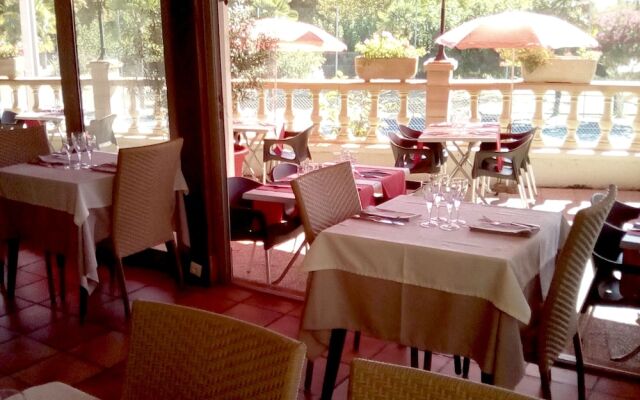 Logis Hôtel Restaurant Le Pardaillan