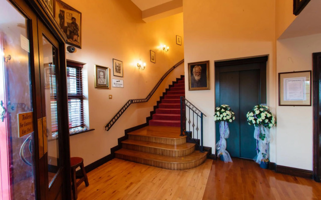 The Yeats County Inn Hotel