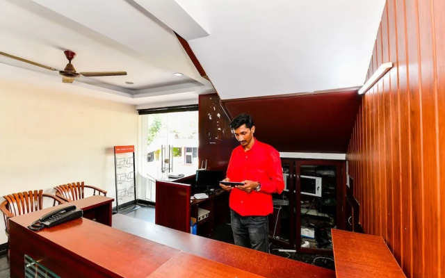 OYO Flagship 38119 Tristar Residency