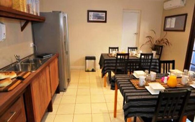 Waikiki Beach Bed & Breakfast