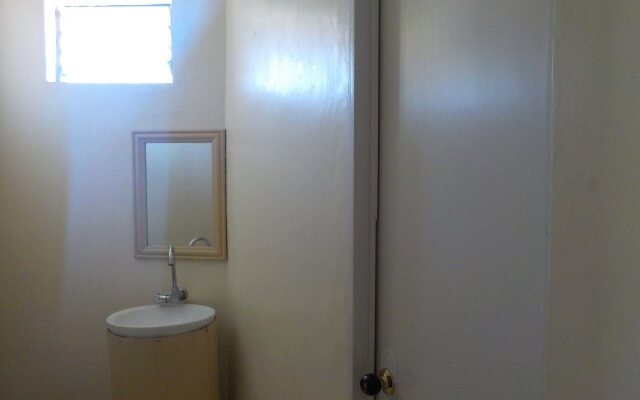 Aranas-Carillo Travellers Inn