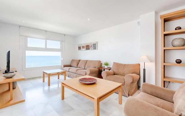 Front Sea View Apartment Estepona