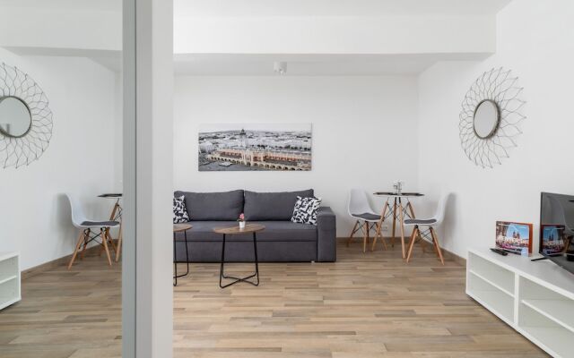 Studio Rynek Dębnicki by Renters