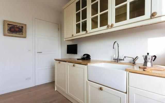 Cresswell Gardens IV by Onefinestay