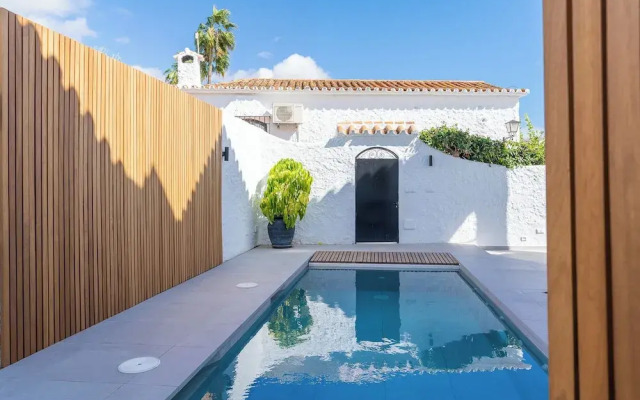 Luxury House With Private Heated Pool in Nerja!