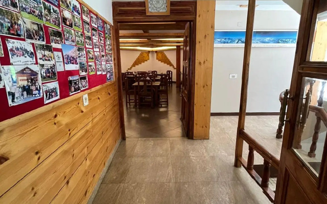 OYO Premium Log Huts