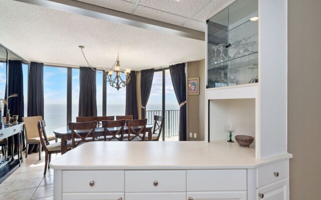 Edgewater Tower by Vtrips