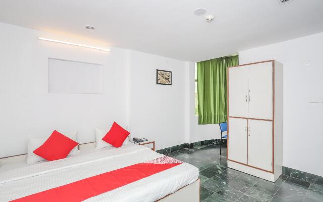 OYO 15358 Hotel Townhall