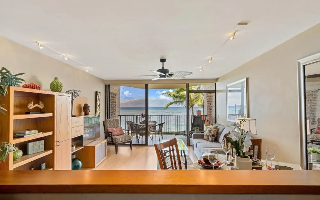 Kahana Reef 215 in Lahaina