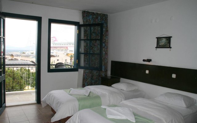 Mr Happy's-Liman Hotel
