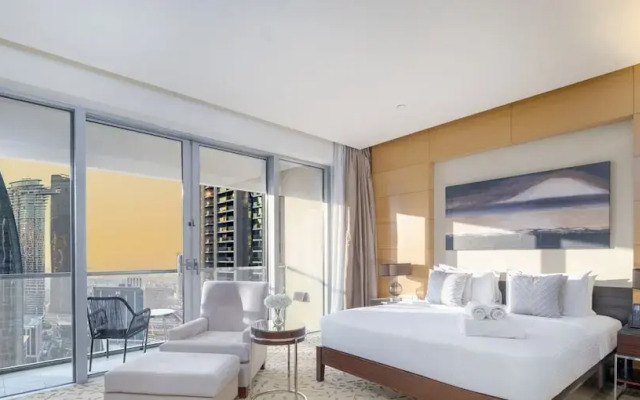 LUX  The EMAAR Fashion Avenue Studio 2