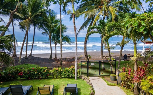 Ola Bonita BeachFront Apart Hotel