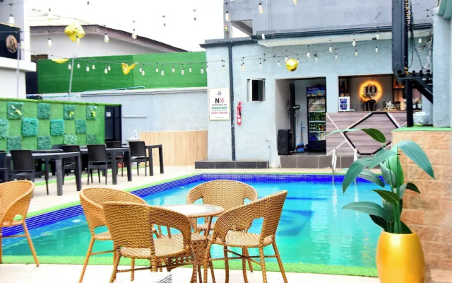 10 Kobo Hotel & Suites