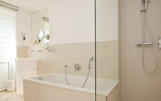 Hotel Gude
