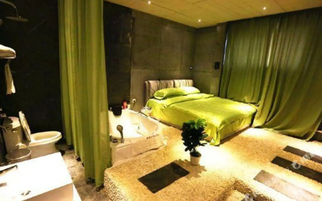 Beijing Vodran Lovers Hotel