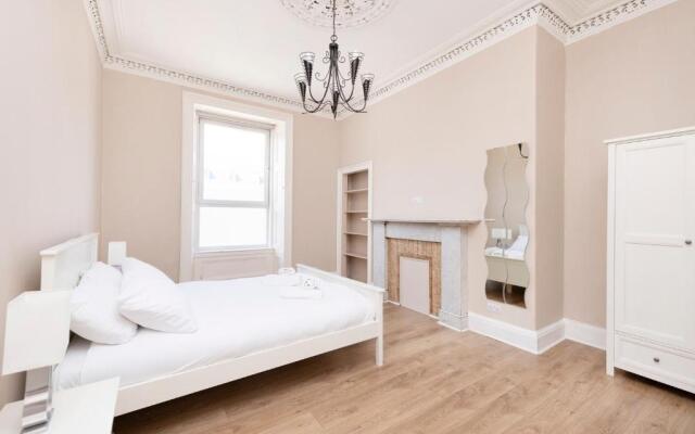 ALTIDO Cosy 3bed Family flat near Leith