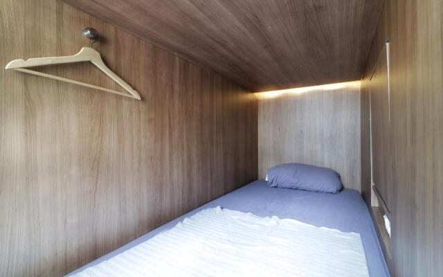Oliver's Guest House by ZUZU
