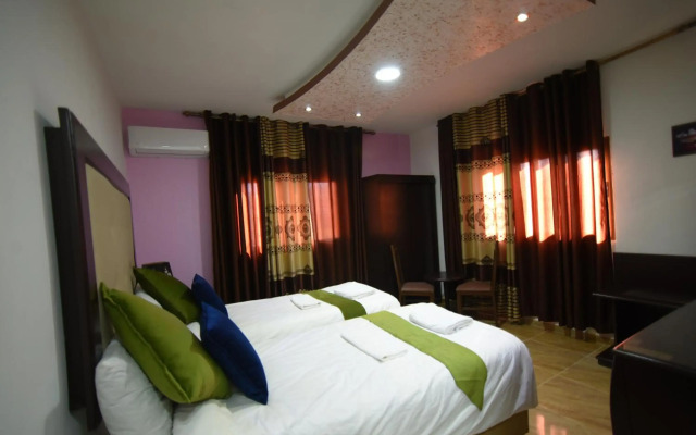 Petra Guests Hotel