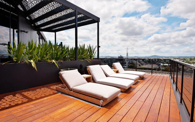 Botanica Residences