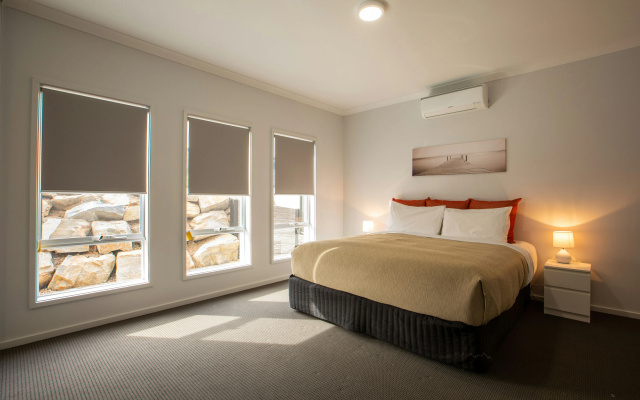 Discovery Resorts - McCracken Country Club – Guest Rooms – McCracken