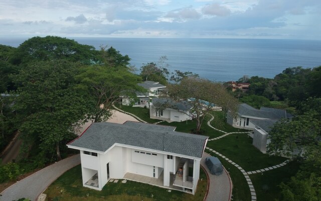 Adeluna Luxury Ocean View Villas