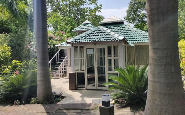 Village Machaan Resort