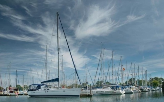 5 The Salterns, Chichester 401155