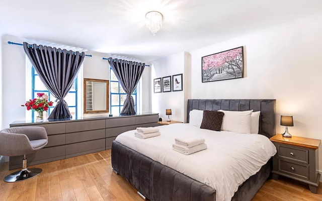 Spacious 4-bed House Near Liverpool St