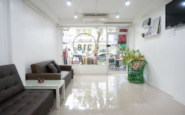 ROOM 218 - Dorm for rent - Adults Only