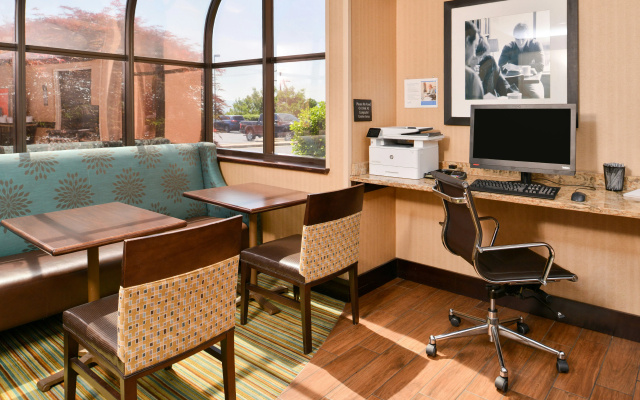 Hampton Inn Staunton