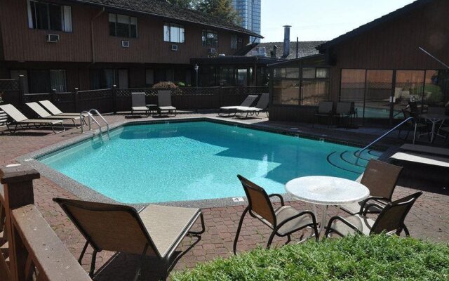 Lake City Inn & Suites