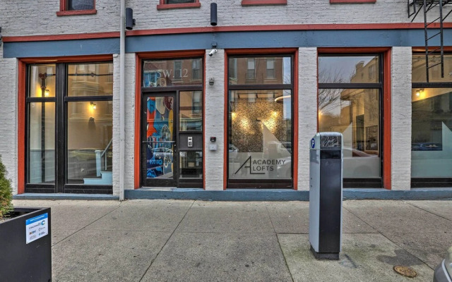 Sleek Studio Near Dtwn Dining & Entertainment