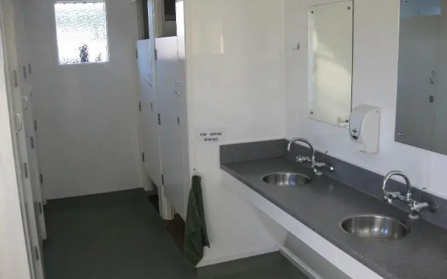 Richmond Motel & Top 10 Holiday Park