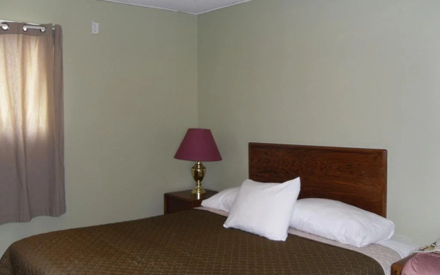 Hotel Bethel - Fort MacLeod, AB