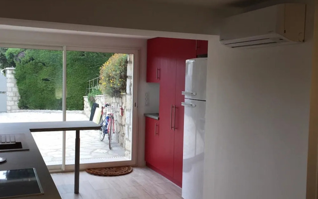 Studio In Vence With Wonderful City View Private Pool Enclosed Garden 8 Km From The Beach