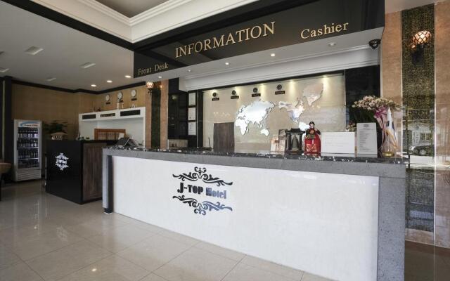 Liv Life Hotel