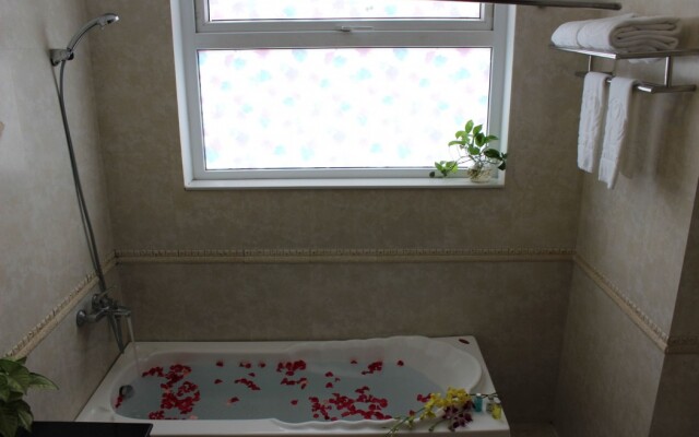 Cherry Hotel I
