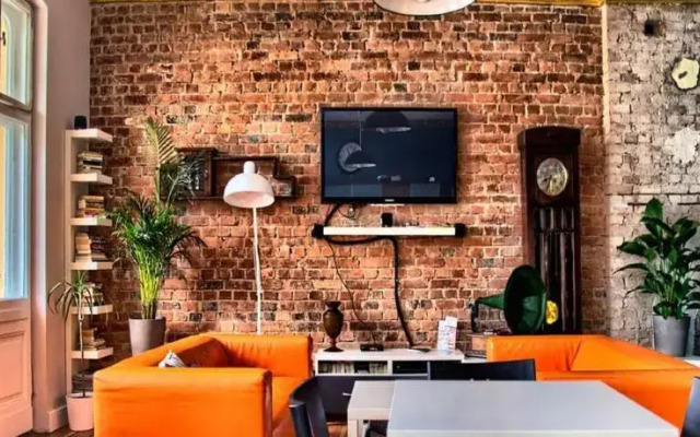 Blooms Boutique Hostel