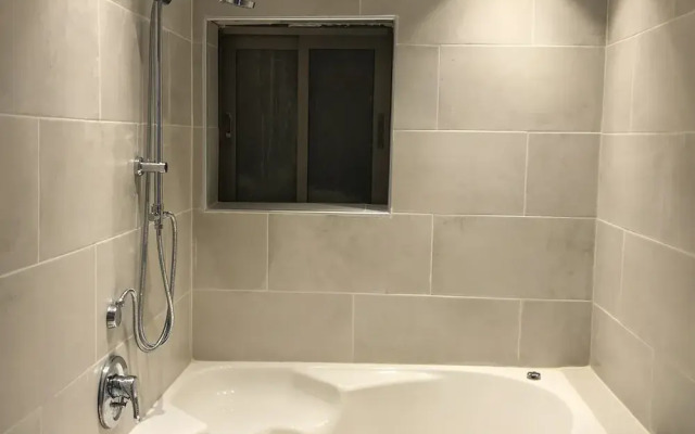 2R W Jacuzzi Facing Bograshov Beach